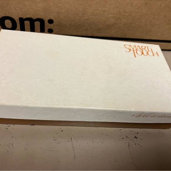 vintage red gingham wallet and key fob junior gift set, apple 🍎. NOS in box - Picture 3 of 10